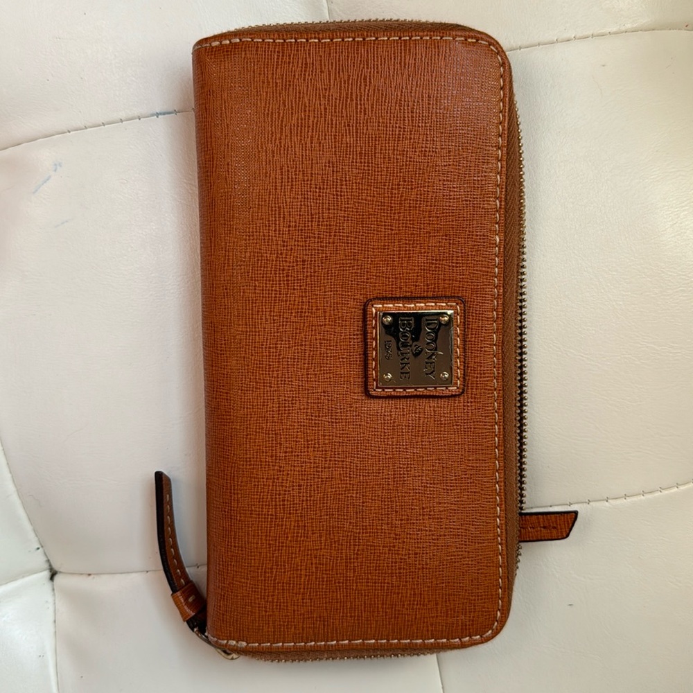 Dooney & Bourke Brown zipper wallet